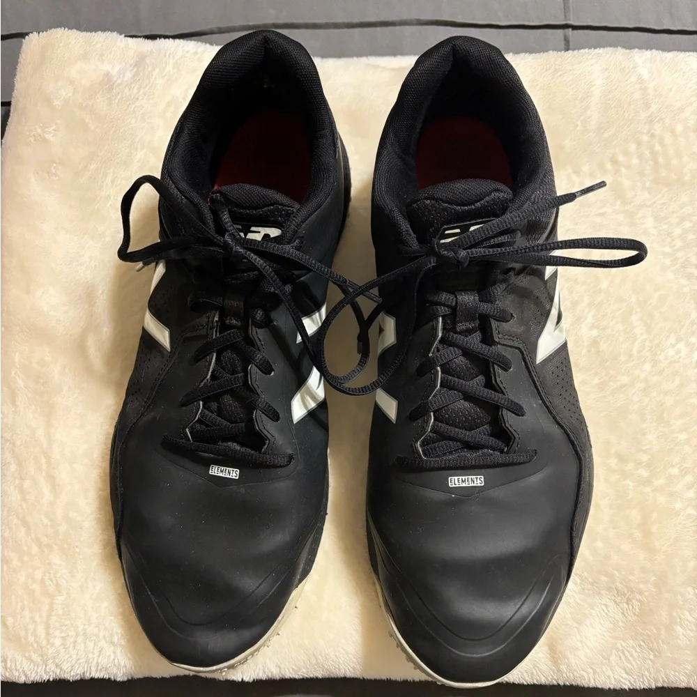 New Balance Black and White Athletic Shoes - Picture 4 of 6